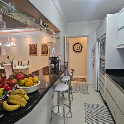 Apartamentos com 65m², 2 quartos, 1 garagem, no bairro Centro em Florianópolis