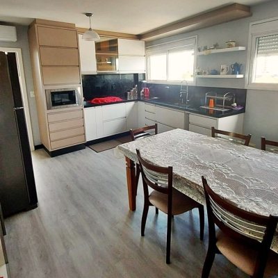 Apartamentos com 166m², 4 quartos, 1 suíte, 2 garagens, no bairro Capoeiras em Florianópolis