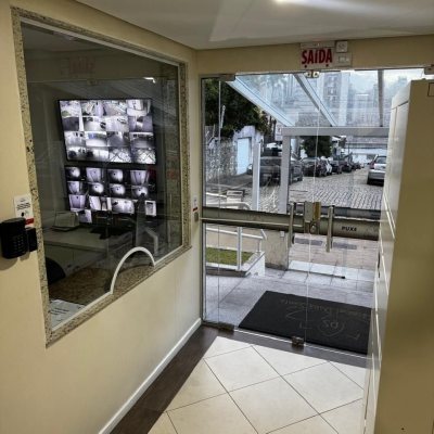 Apartamentos com 74m², 3 quartos, 1 suíte, 2 garagens, no bairro Centro em Florianópolis