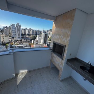 Apartamentos com 74m², 3 quartos, 1 suíte, 2 garagens, no bairro Centro em Florianópolis