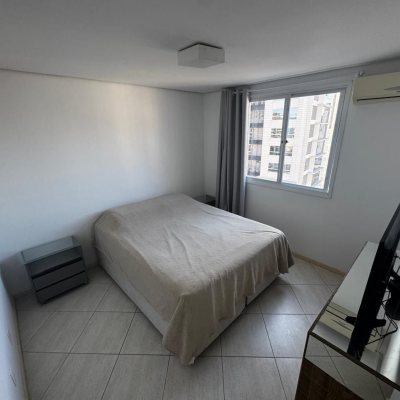 Apartamentos com 74m², 3 quartos, 1 suíte, 2 garagens, no bairro Centro em Florianópolis