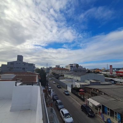 Cobertura com 73m², 1 quarto, 1 garagem, no bairro Canasvieiras em Florianópolis