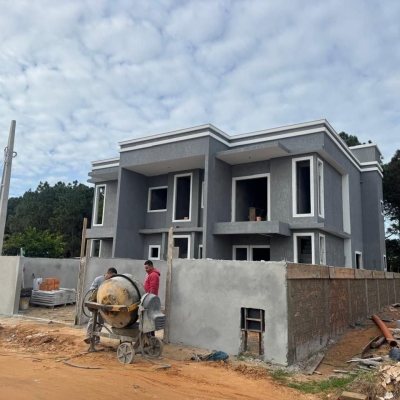 Casa Residencial com 127m², 3 quartos, 2 suítes, 2 garagens, no bairro Ingleses em Florianópolis