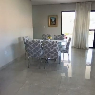 Casa em Condomínio com 186m², 3 quartos, 1 suíte, 2 garagens, no bairro São João Do Rio Vermelho em Florianópolis