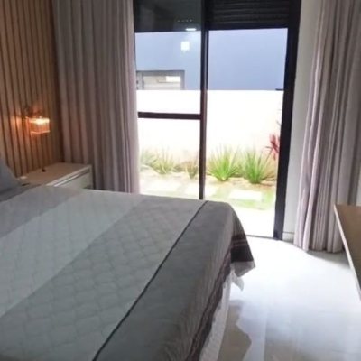 Casa em Condomínio com 186m², 3 quartos, 1 suíte, 2 garagens, no bairro São João Do Rio Vermelho em Florianópolis