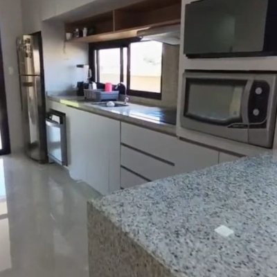 Casa em Condomínio com 186m², 3 quartos, 1 suíte, 2 garagens, no bairro São João Do Rio Vermelho em Florianópolis