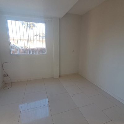 Predio com 221m², 3 garagens, no bairro Ingleses do Rio Vermelho em Florianópolis