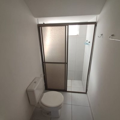 Predio com 221m², 3 garagens, no bairro Ingleses do Rio Vermelho em Florianópolis