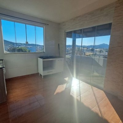 Predio com 221m², 3 garagens, no bairro Ingleses do Rio Vermelho em Florianópolis