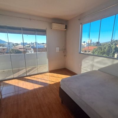 Predio com 221m², 3 garagens, no bairro Ingleses do Rio Vermelho em Florianópolis