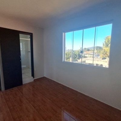 Predio com 221m², 3 garagens, no bairro Ingleses do Rio Vermelho em Florianópolis