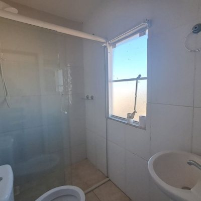 Predio com 221m², 3 garagens, no bairro Ingleses do Rio Vermelho em Florianópolis