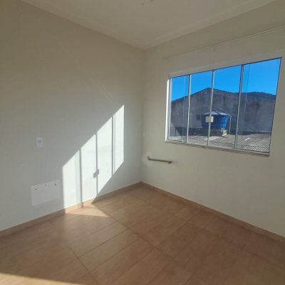 Predio com 221m², 3 garagens, no bairro Ingleses do Rio Vermelho em Florianópolis