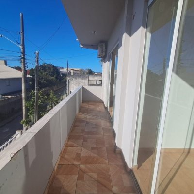 Predio com 221m², 3 garagens, no bairro Ingleses do Rio Vermelho em Florianópolis