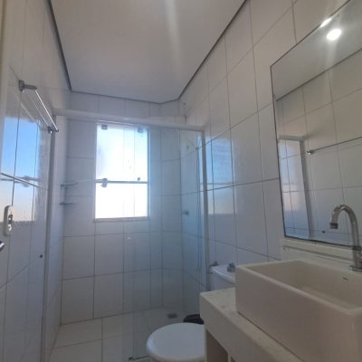 Predio com 221m², 3 garagens, no bairro Ingleses do Rio Vermelho em Florianópolis