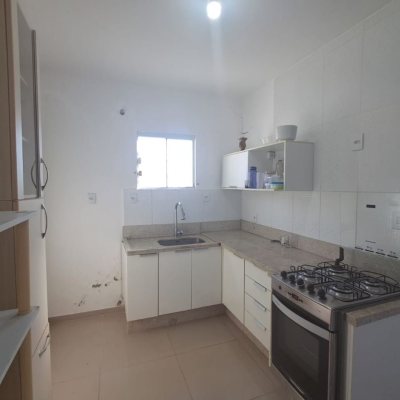 Predio com 221m², 3 garagens, no bairro Ingleses do Rio Vermelho em Florianópolis