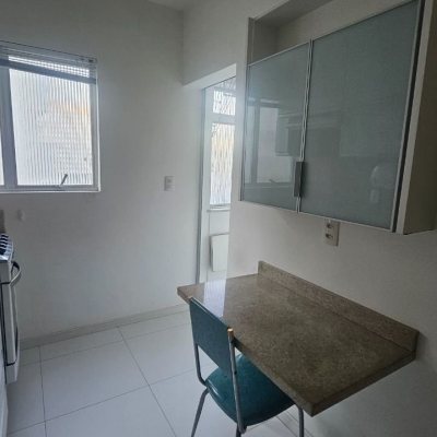 Apartamentos com 100m², 3 quartos, 1 suíte, 1 garagem, no bairro Centro em Florianópolis