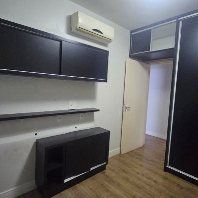 Apartamentos com 100m², 3 quartos, 1 suíte, 1 garagem, no bairro Centro em Florianópolis