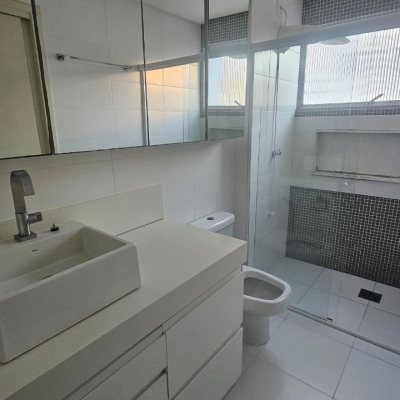 Apartamentos com 100m², 3 quartos, 1 suíte, 1 garagem, no bairro Centro em Florianópolis