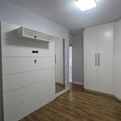 Apartamentos com 100m², 3 quartos, 1 suíte, 1 garagem, no bairro Centro em Florianópolis