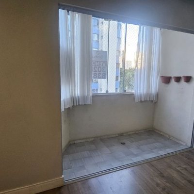 Apartamentos com 100m², 3 quartos, 1 suíte, 1 garagem, no bairro Centro em Florianópolis