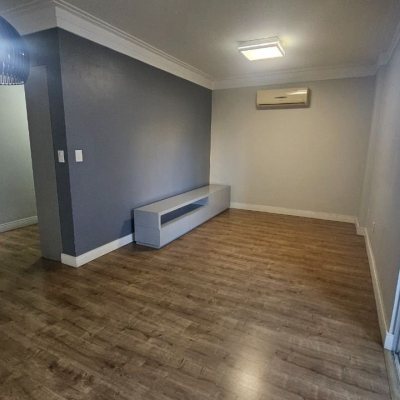 Apartamentos com 100m², 3 quartos, 1 suíte, 1 garagem, no bairro Centro em Florianópolis