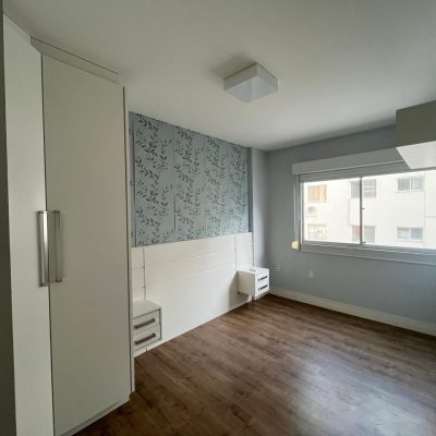 Apartamentos com 125m², 3 quartos, 1 suíte, 1 garagem, no bairro Centro em Florianópolis