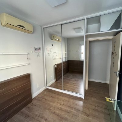 Apartamentos com 125m², 3 quartos, 1 suíte, 1 garagem, no bairro Centro em Florianópolis