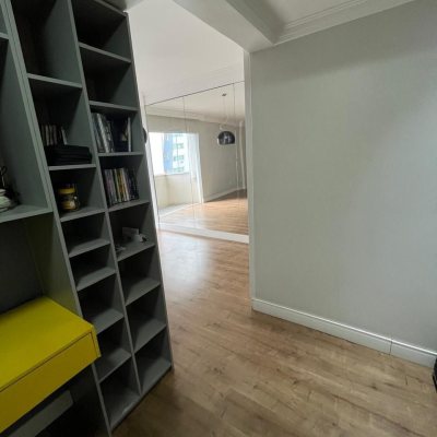 Apartamentos com 125m², 3 quartos, 1 suíte, 1 garagem, no bairro Centro em Florianópolis