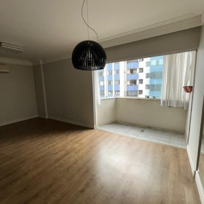 Apartamentos com 125m², 3 quartos, 1 suíte, 1 garagem, no bairro Centro em Florianópolis
