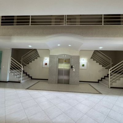 Cobertura com 199m², 3 quartos, 1 suíte, 2 garagens, no bairro Lagoa Da Conceição em Florianópolis