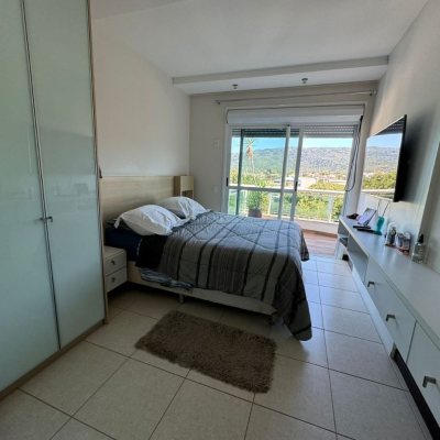 Cobertura com 199m², 3 quartos, 1 suíte, 2 garagens, no bairro Lagoa Da Conceição em Florianópolis