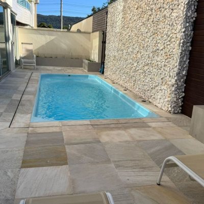 Cobertura com 199m², 3 quartos, 1 suíte, 2 garagens, no bairro Lagoa Da Conceição em Florianópolis