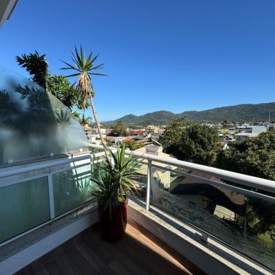 Cobertura com 199m², 3 quartos, 1 suíte, 2 garagens, no bairro Lagoa Da Conceição em Florianópolis