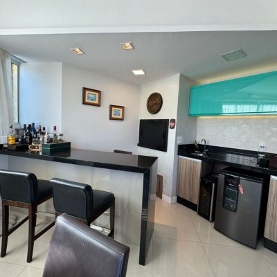 Cobertura com 199m², 3 quartos, 1 suíte, 2 garagens, no bairro Lagoa Da Conceição em Florianópolis