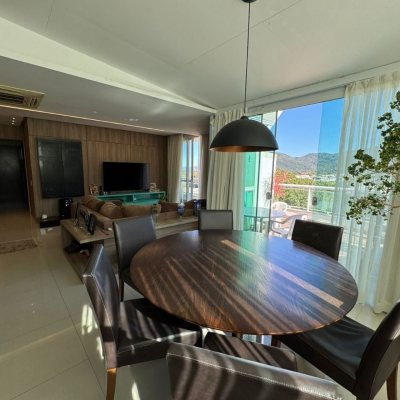 Cobertura com 199m², 3 quartos, 1 suíte, 2 garagens, no bairro Lagoa Da Conceição em Florianópolis