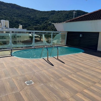 Cobertura com 199m², 3 quartos, 1 suíte, 2 garagens, no bairro Lagoa Da Conceição em Florianópolis