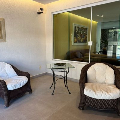 Cobertura com 199m², 3 quartos, 1 suíte, 2 garagens, no bairro Lagoa Da Conceição em Florianópolis