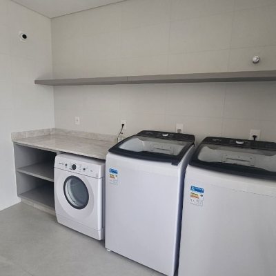 Apartamentos com 52m², 1 quarto, 1 suíte, 1 garagem, no bairro Jurerê Internacional em Florianópolis