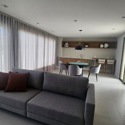 Apartamentos com 52m², 1 quarto, 1 suíte, 1 garagem, no bairro Jurerê Internacional em Florianópolis