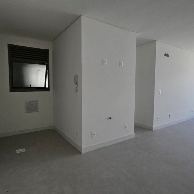 Apartamentos com 52m², 1 quarto, 1 suíte, 1 garagem, no bairro Jurerê Internacional em Florianópolis