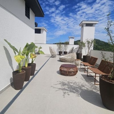 Apartamentos com 52m², 1 quarto, 1 suíte, 1 garagem, no bairro Jurerê Internacional em Florianópolis