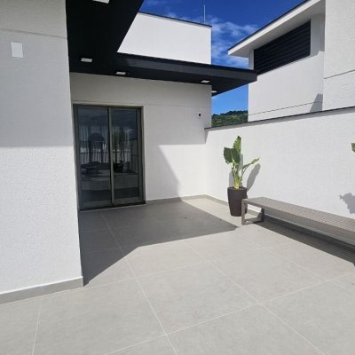 Apartamentos com 52m², 1 quarto, 1 suíte, 1 garagem, no bairro Jurerê Internacional em Florianópolis