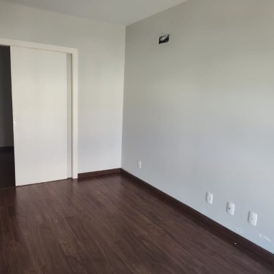 Casa em Condomínio com 335m², 3 quartos, 3 suítes, 3 garagens, no bairro Cacupé em Florianópolis