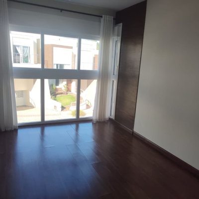 Casa em Condomínio com 335m², 3 quartos, 3 suítes, 3 garagens, no bairro Cacupé em Florianópolis