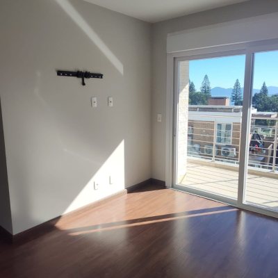 Casa em Condomínio com 335m², 3 quartos, 3 suítes, 3 garagens, no bairro Cacupé em Florianópolis