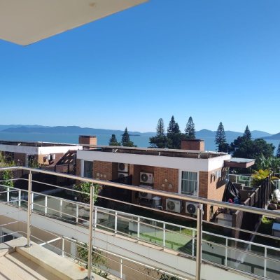 Casa em Condomínio com 335m², 3 quartos, 3 suítes, 3 garagens, no bairro Cacupé em Florianópolis