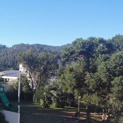 Casa em Condomínio com 335m², 3 quartos, 3 suítes, 3 garagens, no bairro Cacupé em Florianópolis