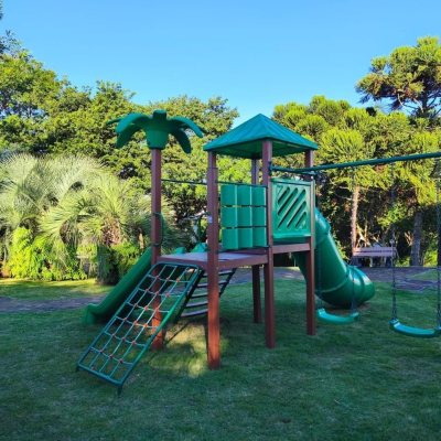 Casa em Condomínio com 335m², 3 quartos, 3 suítes, 3 garagens, no bairro Cacupé em Florianópolis