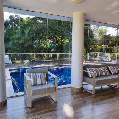 Casa em Condomínio com 335m², 3 quartos, 3 suítes, 3 garagens, no bairro Cacupé em Florianópolis